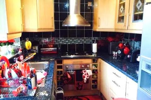 4 bedroom terraced house to rent, Park Grove, Keighley, BD21 3LL