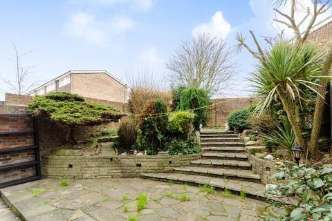 26 Hollman Gardens, London, SW16 3SJ