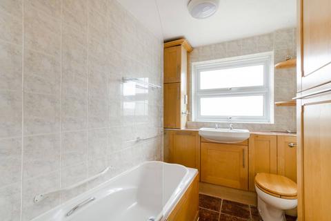 26 Hollman Gardens, London, SW16 3SJ