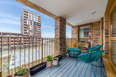 3 bedroom apartment for sale, Swift Court, Southmere, Thamesmead, SE2