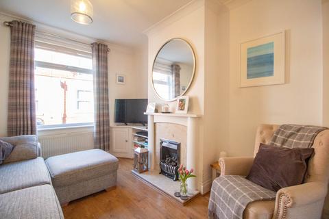2 bedroom terraced house for sale - William Street, Central Hoole, Chester