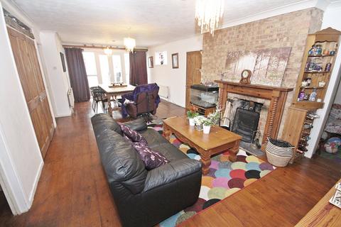 31 Ampthill Road, Flitwick, Bedford, MK45 1AZ