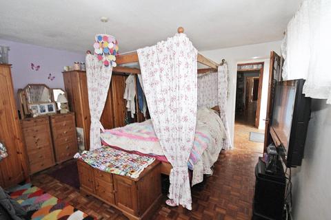 31 Ampthill Road, Flitwick, Bedford, MK45 1AZ