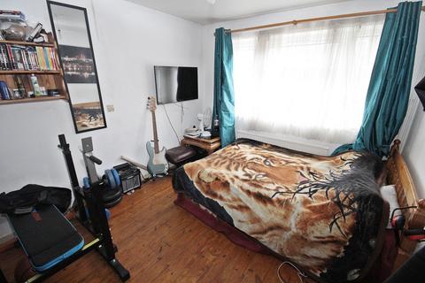31 Ampthill Road, Flitwick, Bedford, MK45 1AZ