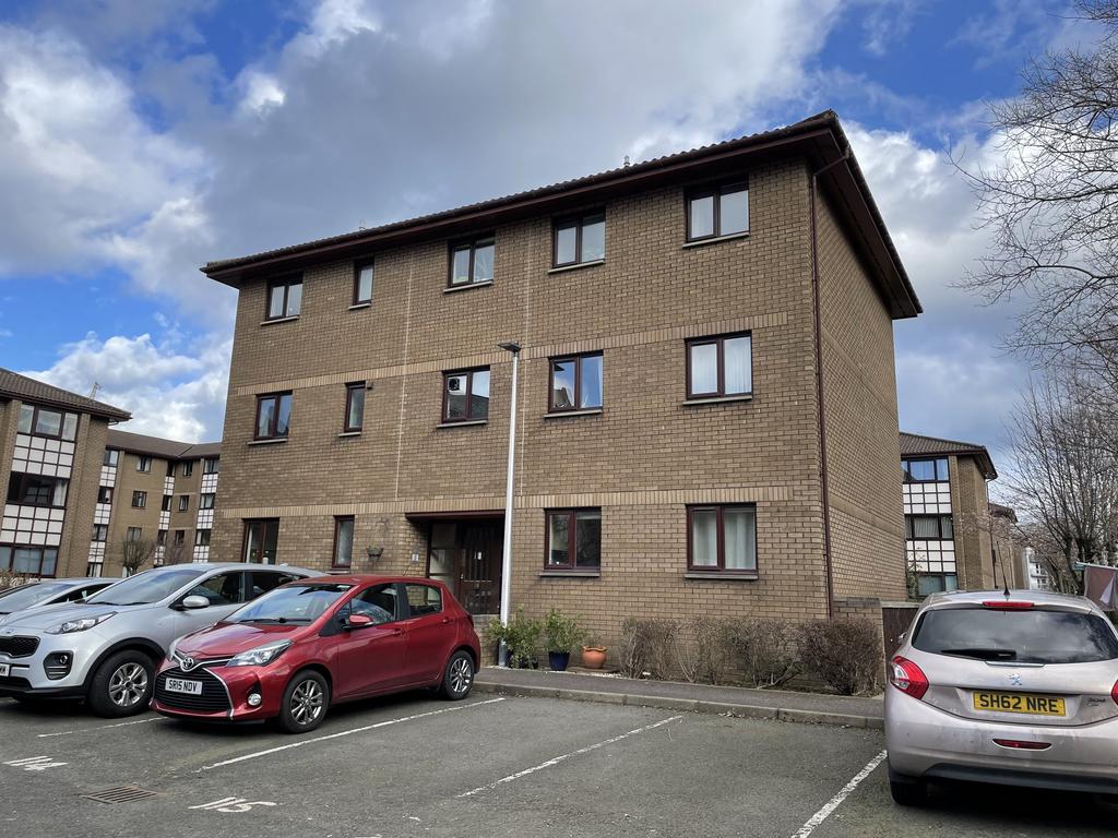 19/7 ALLANFIELD EDINBURGH EH7 5YQ 3 bed apartment £1,450 pcm (£335 pw)