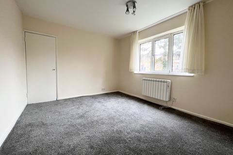 2 bedroom flat to rent, Poplars House, The Drive, Walthamstow, E17