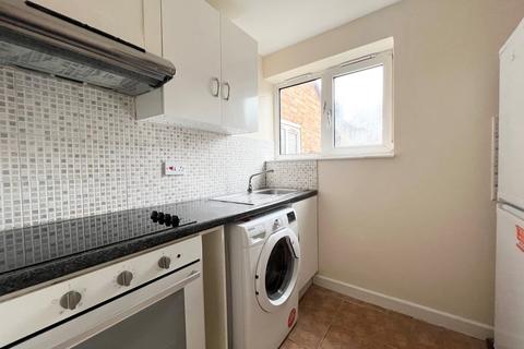 2 bedroom flat to rent, Poplars House, The Drive, Walthamstow, E17