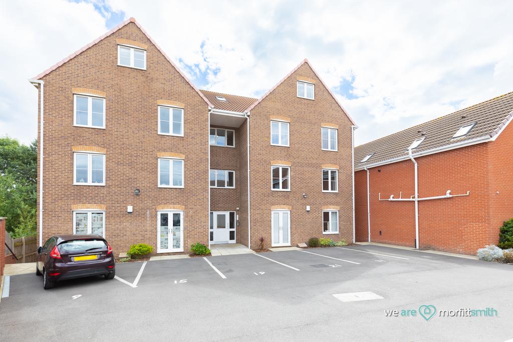Highgrove Court, Carlton, Barnsley... 2 bed apartment £100,000