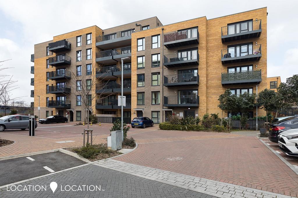 Rowland Road, Adele Court, N17 2 bed apartment for sale £425,000