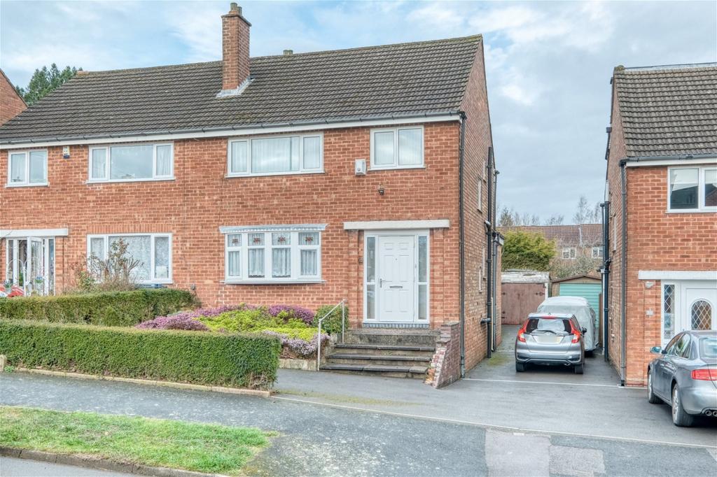Nuthurst Road, Longbridge... 3 bed semidetached house £250,000