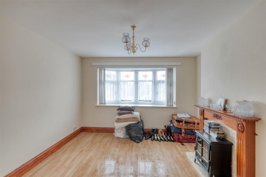 Nuthurst Road, Longbridge... 3 bed semidetached house £250,000