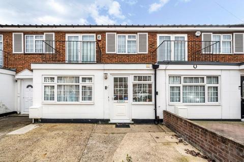 16 The Vale, Hounslow, TW5 9HS