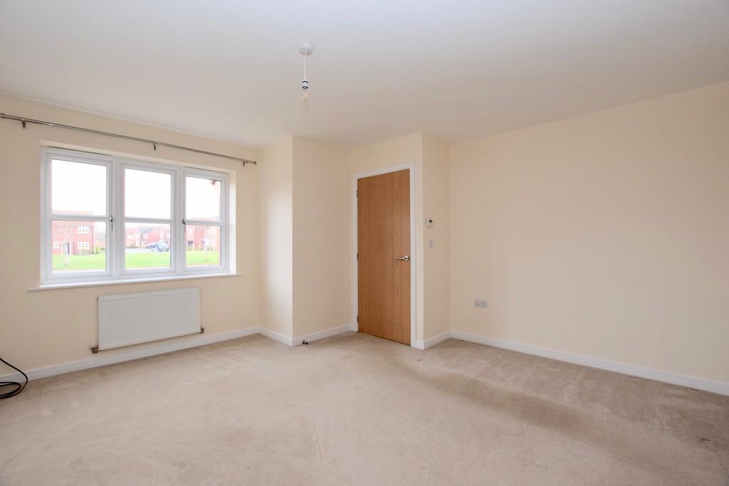 Overend Avenue, Pocklington 3 bed semidetached house £900 pcm (£208 pw)