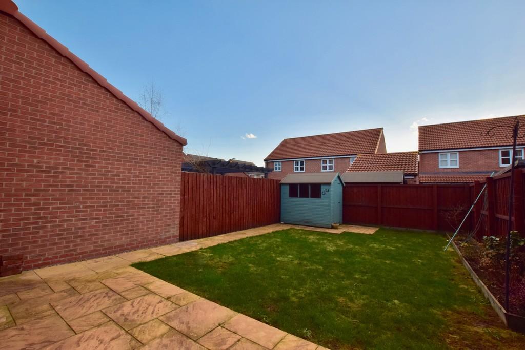 Overend Avenue, Pocklington 3 bed semidetached house £900 pcm (£208 pw)