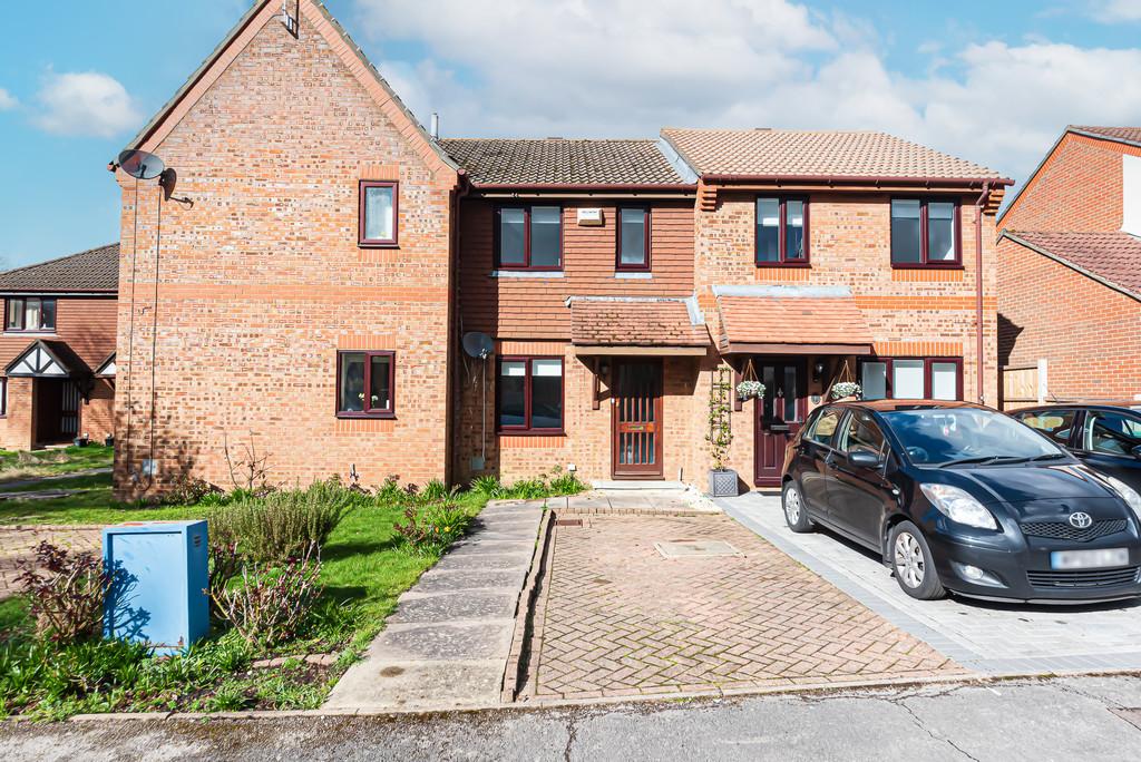 Winkfield Row, Bracknell 2 bed semidetached house £1,300 pcm (£300 pw)