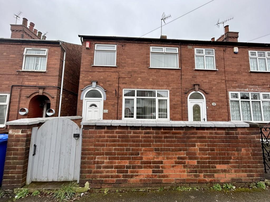 Eakring Road, Mansfield 3 bed end of terrace house £875 pcm (£202 pw)