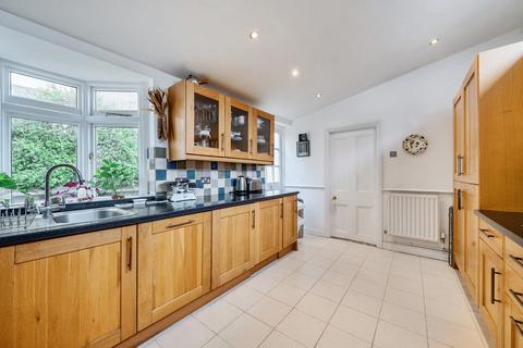 3 bedroom semi-detached house for sale, West Street, Carshalton