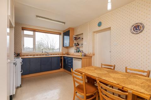 24 Hampton Lane, Winchester, SO22 5LF