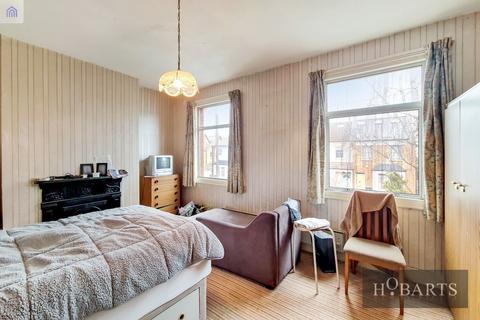 8 Ranelagh Road, London, N22 7TN