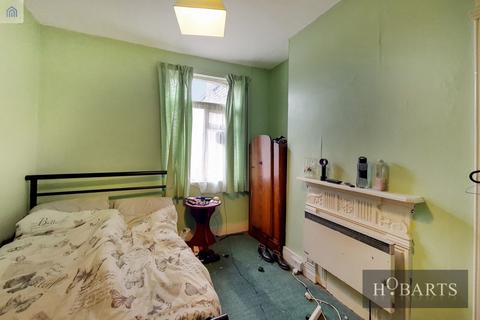 8 Ranelagh Road, London, N22 7TN