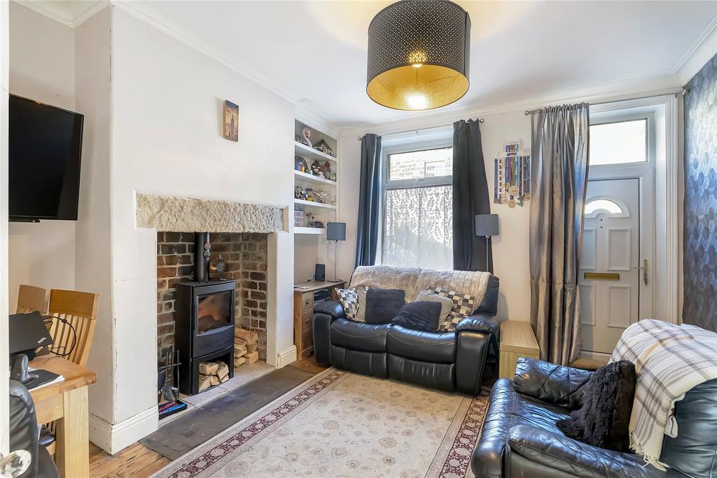 Mornington Road, Ilkley, West Yorkshire, LS29 2 bed terraced house for sale £249,950