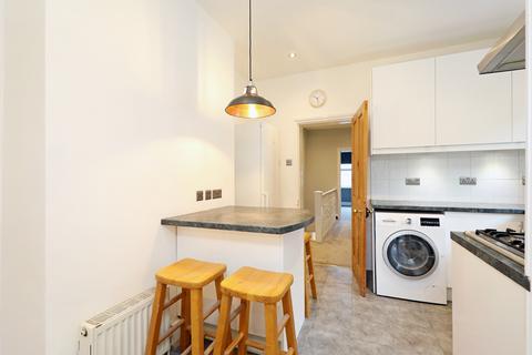 2 bedroom flat to rent - Avondale Road, Mortlake, SW14