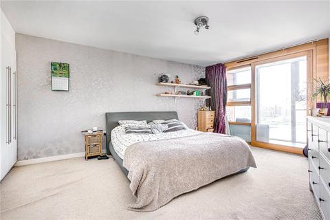 2 bedroom flat to rent, Falcon Wharf, 34 Lombard Road, London