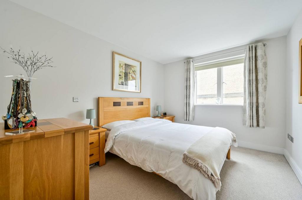 Collington Street, Greenwich, London, SE10 2 bed flat - £725,000