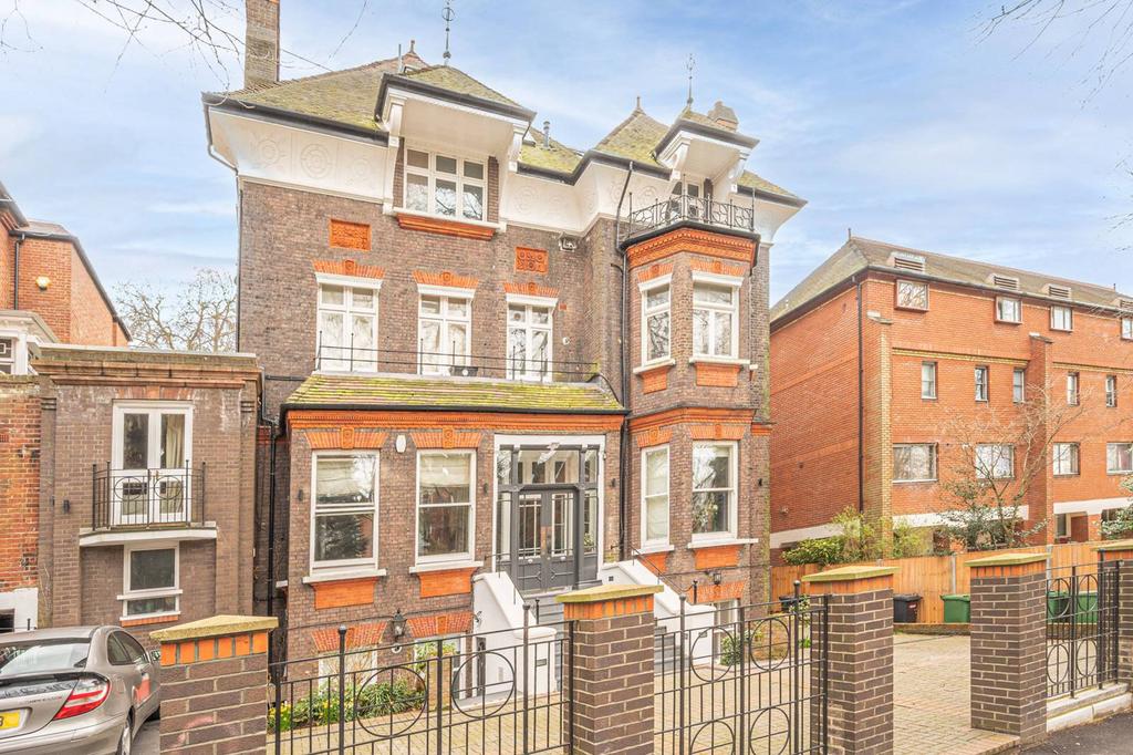 Fitzjohns Avenue, Hampstead, London, NW3 1 bed flat £1,712 pcm (£395 pw)