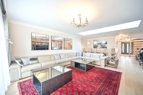 182 Hall Road, Isleworth, TW7 7PG