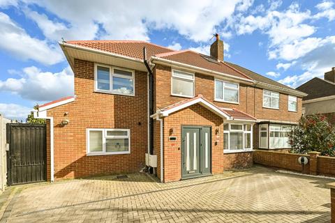 182 Hall Road, Isleworth, TW7 7PG