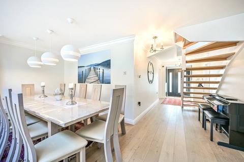 182 Hall Road, Isleworth, TW7 7PG
