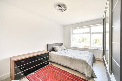 182 Hall Road, Isleworth, TW7 7PG