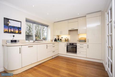 7 Stone Close, Taunton, TA1 4YG