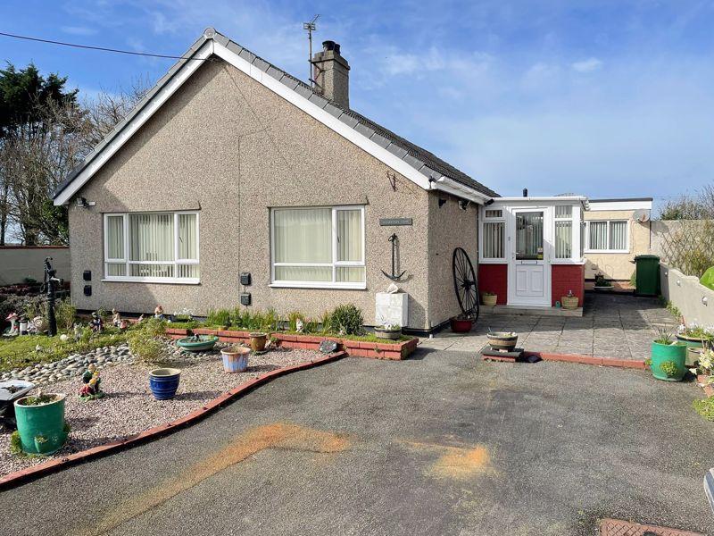 Cymyran Road, Caergeiliog 3 bed detached bungalow for sale £265,000