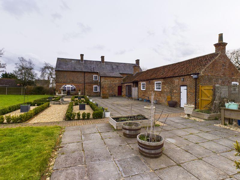 Rear courtyard...