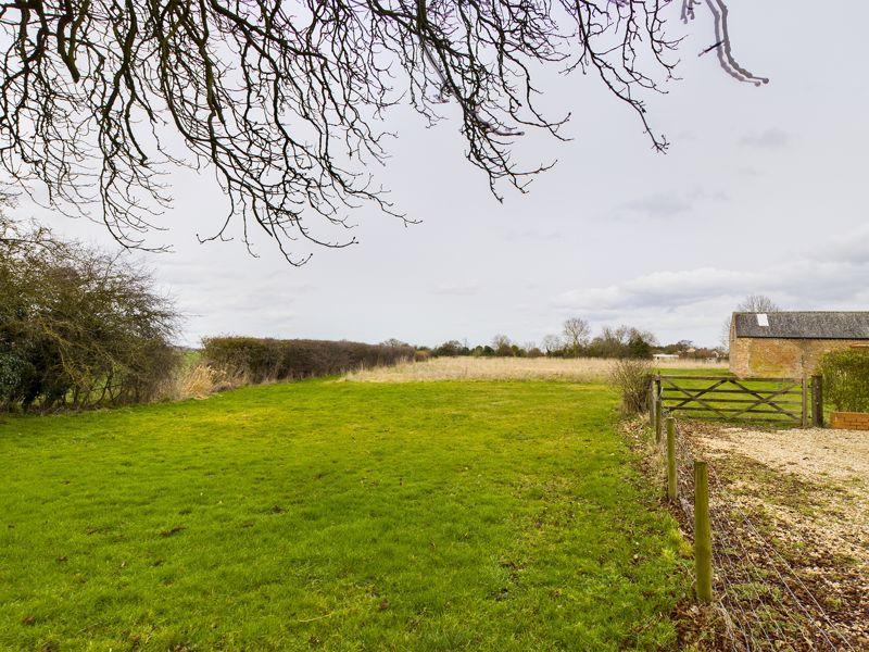 Grounds/paddock