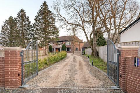 5 bedroom detached house for sale, The Avenue, Medburn, NE20