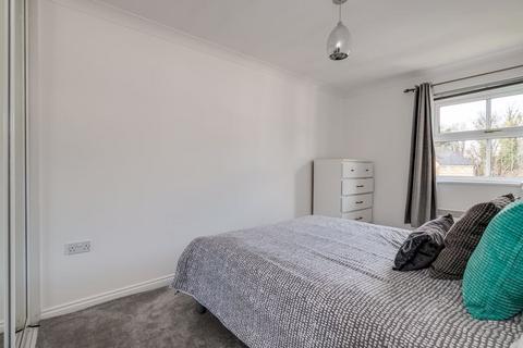 23 Sycamore Close, South Croydon, CR2 7LN