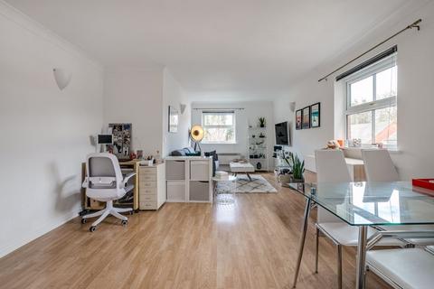23 Sycamore Close, South Croydon, CR2 7LN