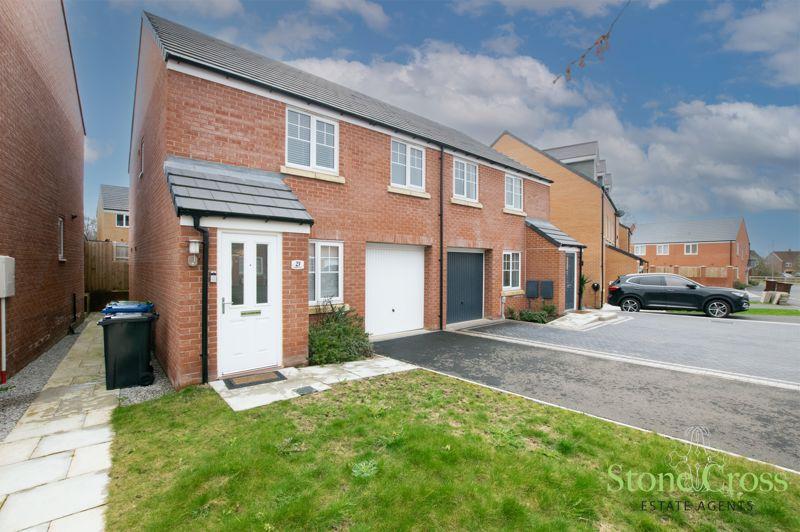Hadfield Grove, Leigh, WN7 2ET 3 bed semidetached house for sale £