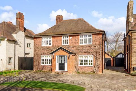 56 Parkway, Romford, RM2 5PA