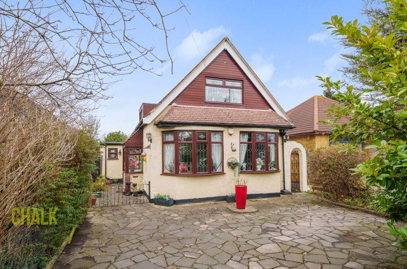 Ardleigh Green Road, Hornchurch, RM11 3 bed detached house £575,000