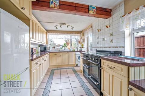 217 Ardleigh Green Road, Hornchurch, RM11 2ST