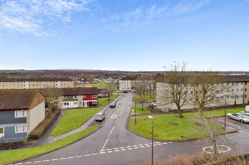 Victoria Street, Craigshill, Livingston 2 bed flat £69,995