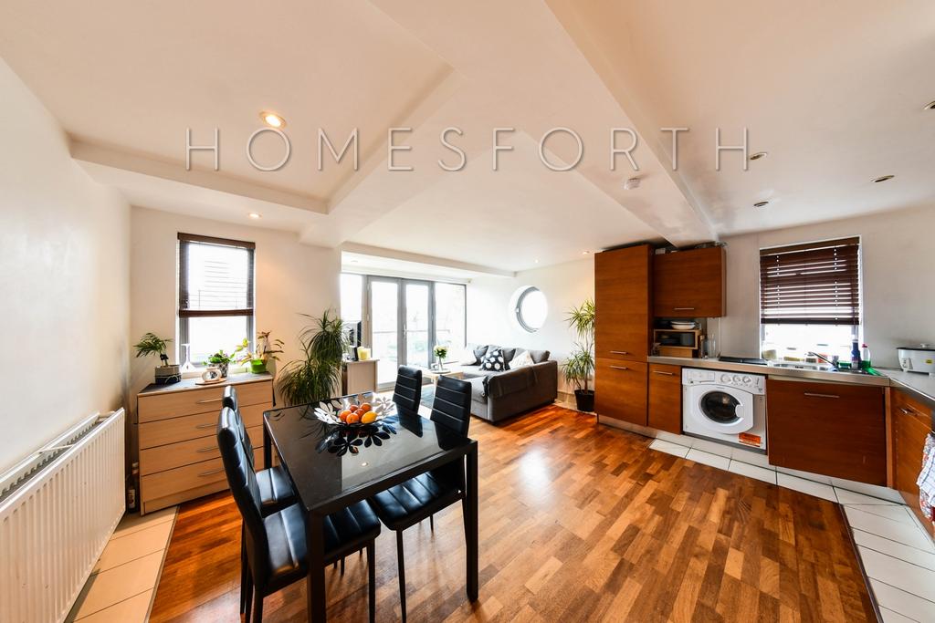 Crediton Heights, Okehampton Road, Kensal Rise, NW10 3 bed flat to rent