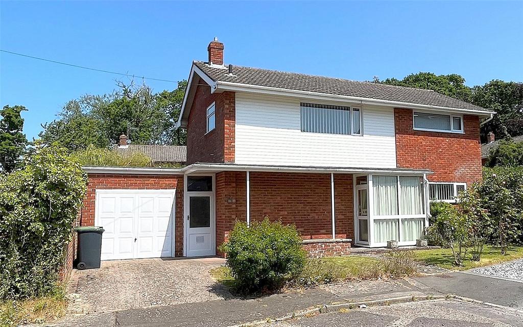 Abbots Close, Highcliffe, Christchurch, Dorset, BH23 3 bed detached house for sale £615,000