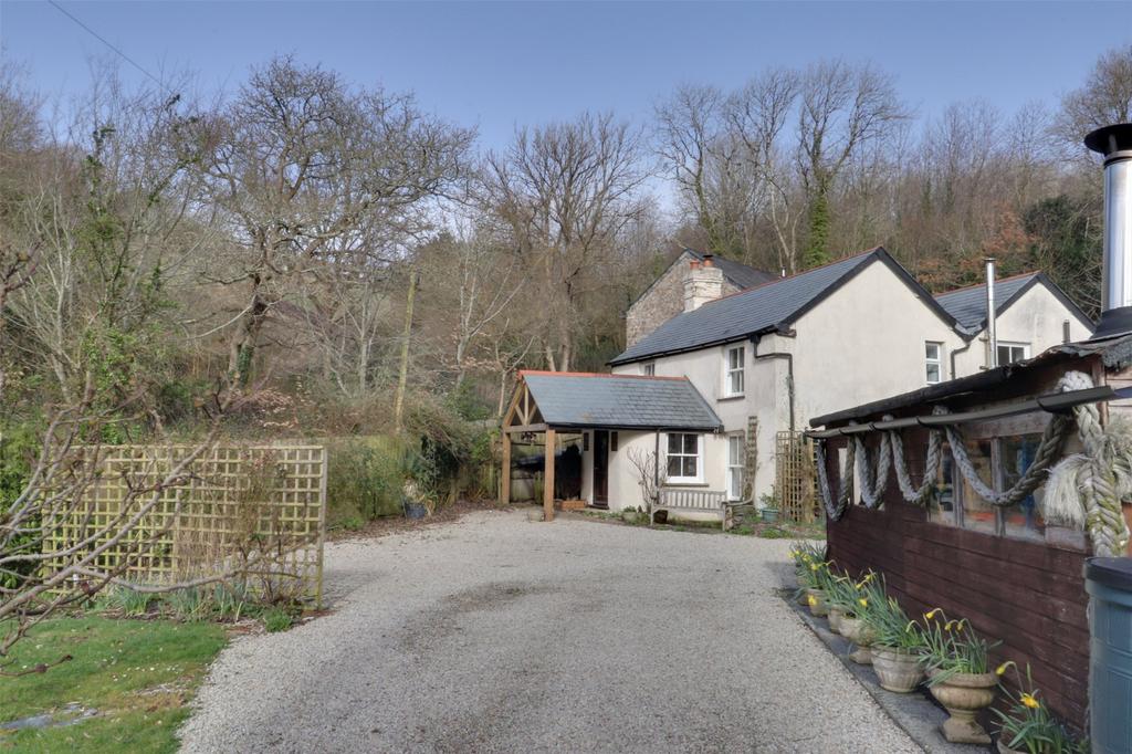 Bush, Bude, EX23 3 bed detached house for sale £599,950