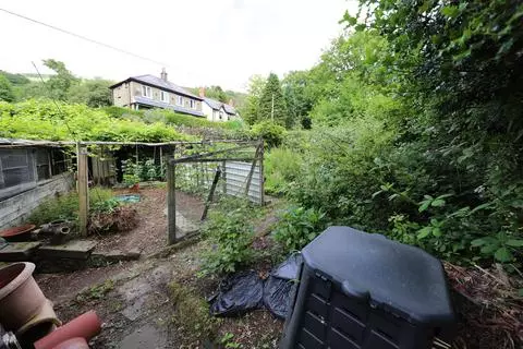 4 bedroom property with land for sale - View 2