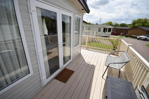 2 bedroom mobile home for sale - Carlton Meres Holiday Park, Carlton